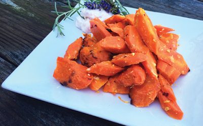 Roasted Carrots with Spicy Yogurt Sauce